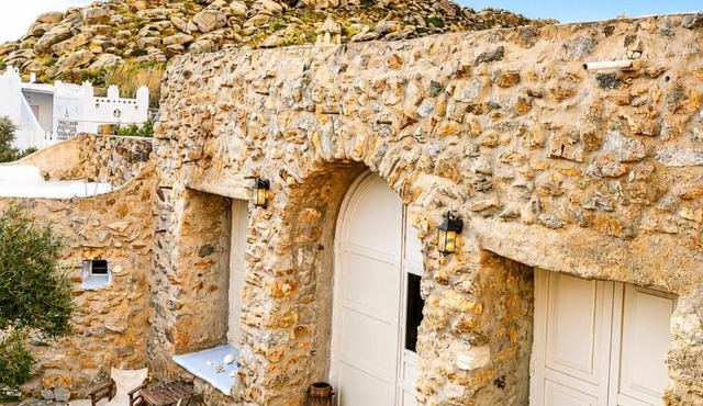 Artemis Cottage Authentic Mykonian Stone House near Super Paradise