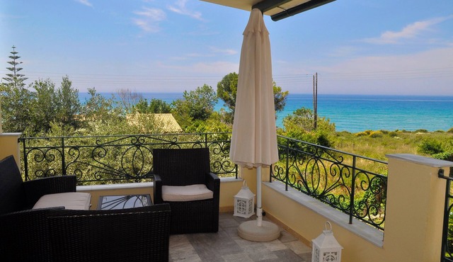 Beach houses in Corfu “Angelos” at Agios Gordios