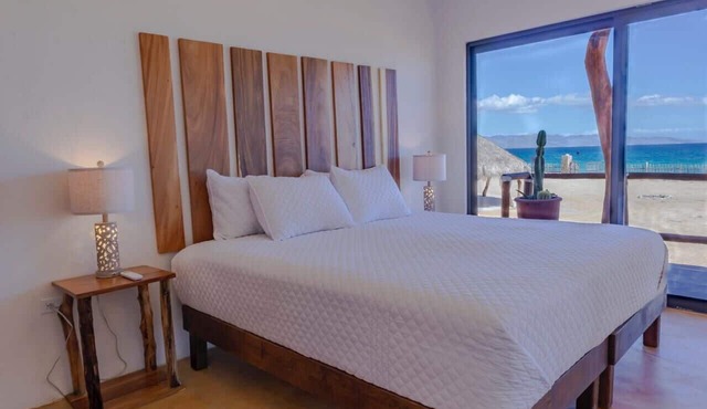 Beachfront Cabin at Rasta Beach, just steps from the water, with stunning ocean views