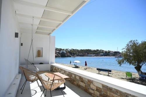Beachfront cycladic suite Irene Apartments boutique hotel in Kanala