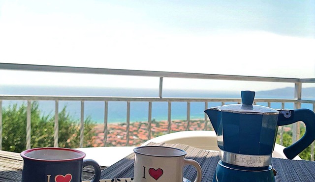 Beautiful studio apartment HOLIDAY HOME MIRAMARE