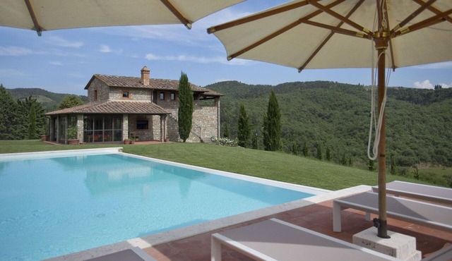 Beautiful villa for 16 people with private pool, A/C, WIFI, TV, patio and panoramic view