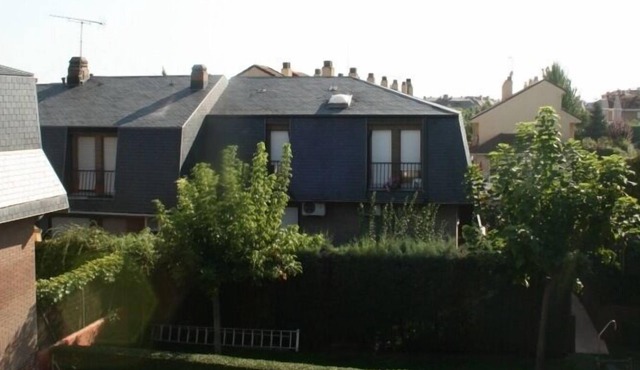 BOADILLA: BEAUTIFUL HOUSE WITH POOL in Boadilla del Monte