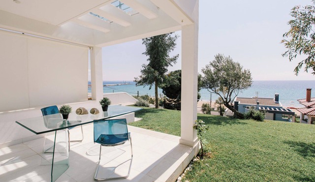 Borealis Beachfront Villa, Moudania