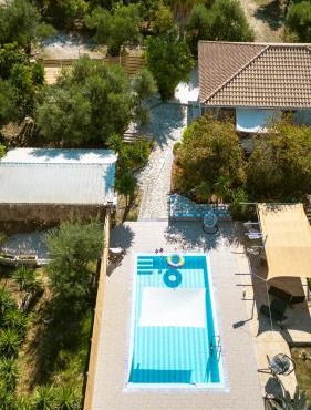 Botonis Houses - Modern Villas, Timeless Beauty
