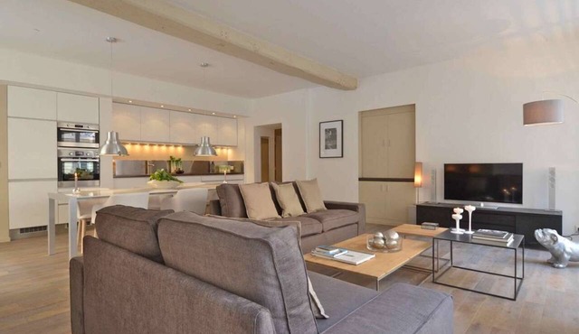 Bourbons, 3BR/3BA, 6 people