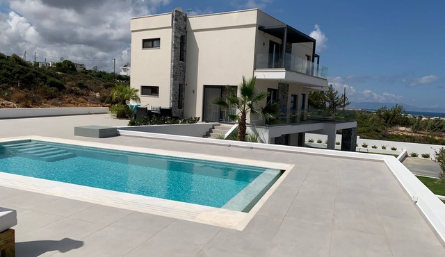 Brand new luxury villa close to Hersonissos