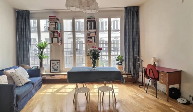 Bright 28m² apartment in the old Halles district