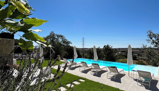 Bright and modern 5-bedroom villa sleeps 12