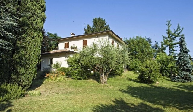 Bright villa on the hills of Lake Garda