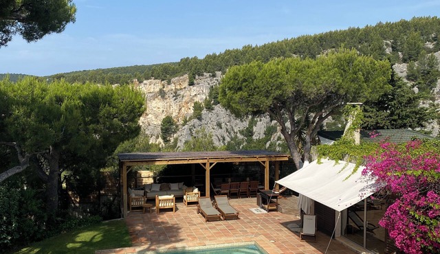 CALANQUES CASSIS, EXCEPTIONAL VIEW, VERY QUIET, CLIMATED VILLA, LARGE SWIMMING POOL