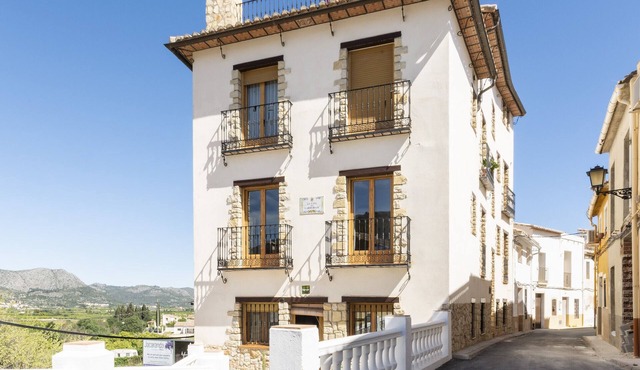 CARREBAIX V - Cosy studio with free WiFi.