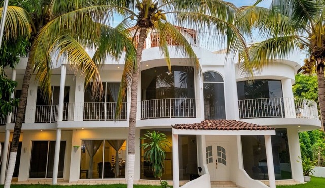 Casa Blanca Chacala: 4BR Oasis w/Private Pool & Only Steps To The Beach