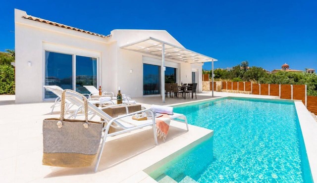 Casa di Pietra - Two Bedroom Villa, Sleeps 4