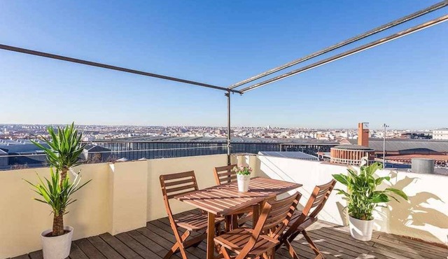 Central penthouse, comfortable and bright