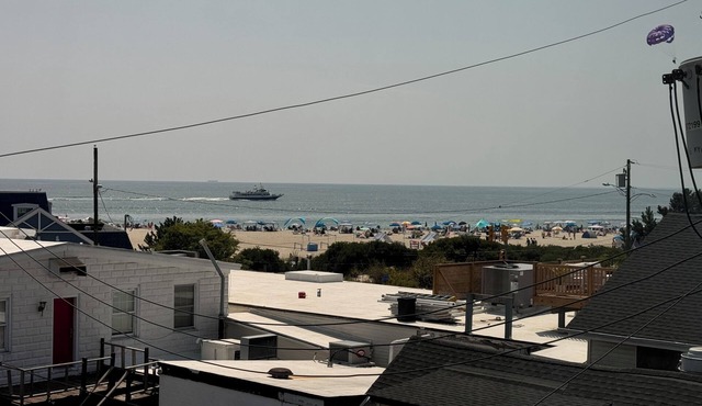 Charming 2-bedroom condo in beautiful Cape May w/pool and partial beach view
