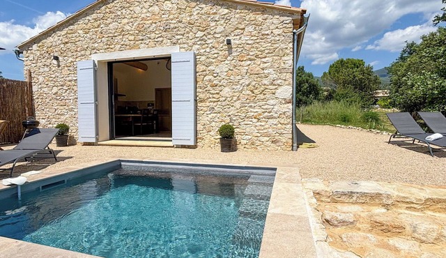 Charming 4‑star classified house – Provence, stunning view, private pool in Rustrel