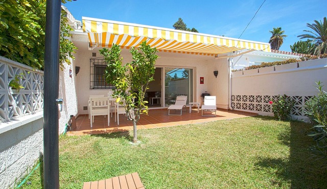 Charming beachside house Costabella, Marbella
