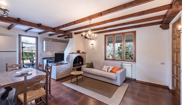 Charming Villa 'Casa degli Ulivi' with Private Terrace, Garden & Wi-Fi