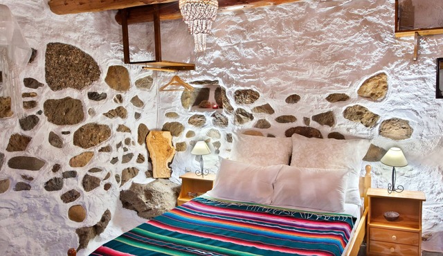 "Charoupia" 300years old cottage "Natura cottages" with sea view shared garden