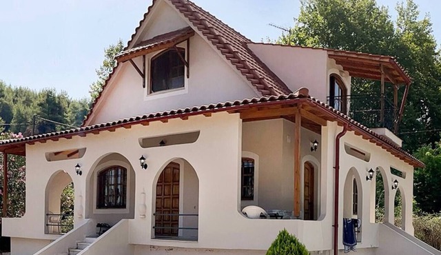 Cheerful villa in the genuine part of Greece