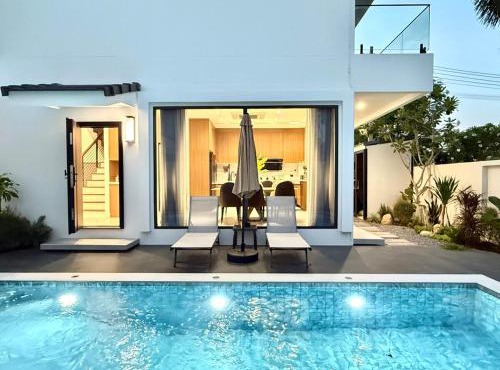 Chiang Mai, Brand-New, Modern, Luxuriously Decorated, Detached Garden Pool Villa, Close to the Old City and Changkhan Road Night Bazaar, Ideal for Family Team-Building Vacations, Four-Bedroom, Five-Bathroom Villa 09