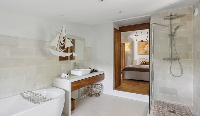 Chic and spacious Balinese-style villa - peaceful and quiet, close to Aix-en-Pce