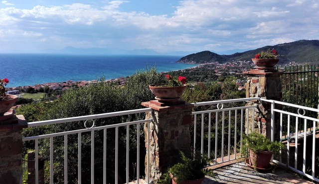 CILENTO PANORAMIC APARTMENT WITH LARGE PATIO