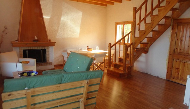 Comfortable mountain house near Punta beach, located 174 km from Athens airport