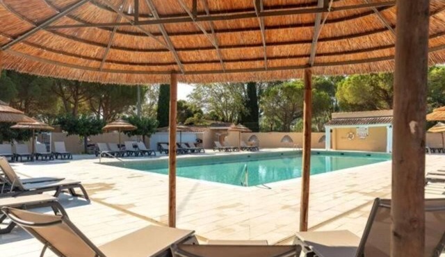 Comfortable stay at Camping Le Hameau des Pins - New mobile home for 6 people