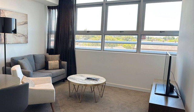 ComfortableandConvenient Rental Apt in Chatswood