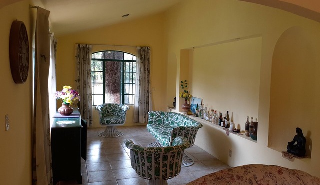 Connect with nature on this unforgettable-beautiful country house - family/pets