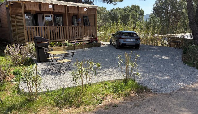 Cosy 3 bed mobile home, swimming pool