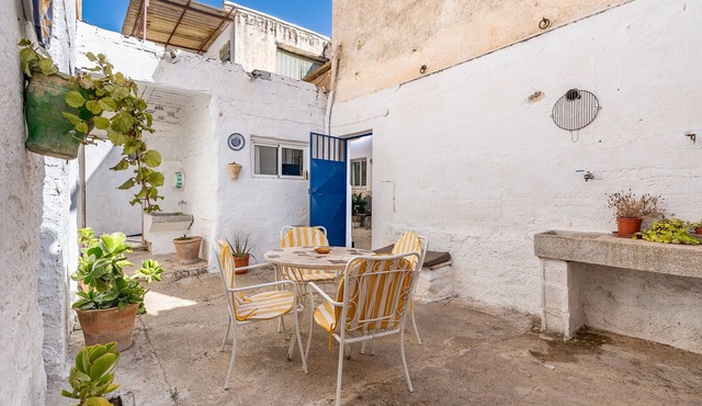 Country House 'Casa Solariega Con Encanto' with Mountain View, Private Terrace and Wi-Fi