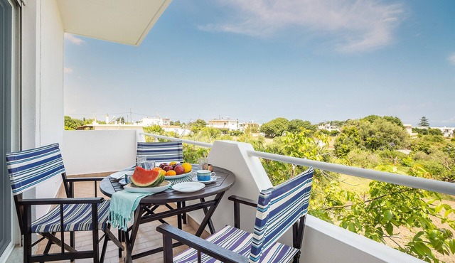 Country House 'La Christine' with Sea View, 2 Balconies & Wi-Fi