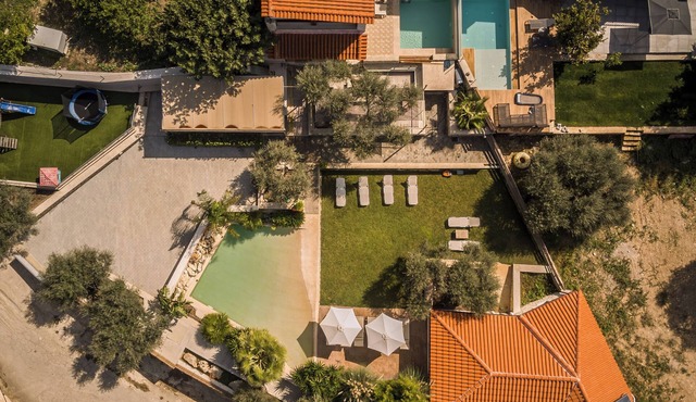 Countryside Villa with a Walk-in Free Form Pool