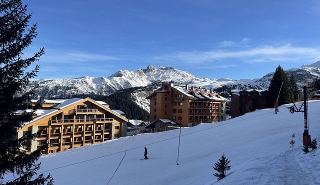 Courchevel 1850, elegant, 3 bedrooms, 92sqm, ski in ski out, exceptional view