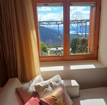 Delphi Sunset Apartment