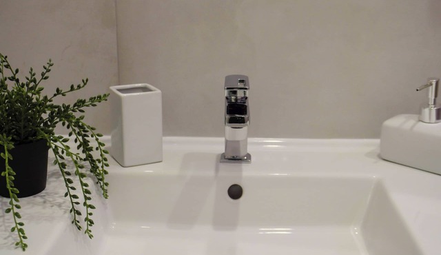 Deluxe Double with Balcony (#102)