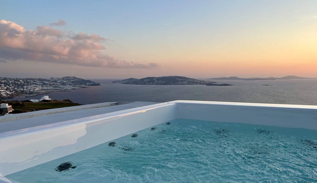 Deluxe Suite with Outdoor Hot Tub and Amazing Sea Views @ LMB Mykonos