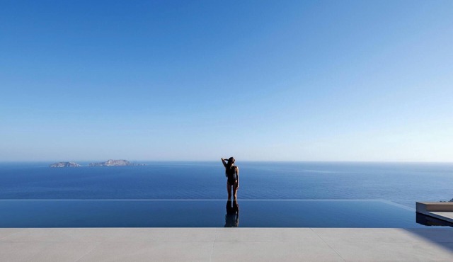 Earthy Architecture Meets Endless Blue by etouri