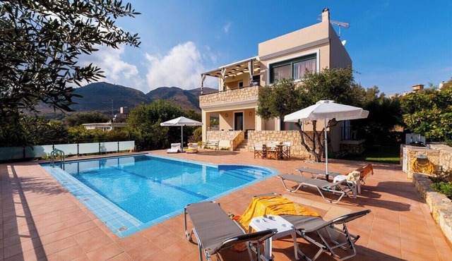 Elegant summer Villa for relaxing vacations