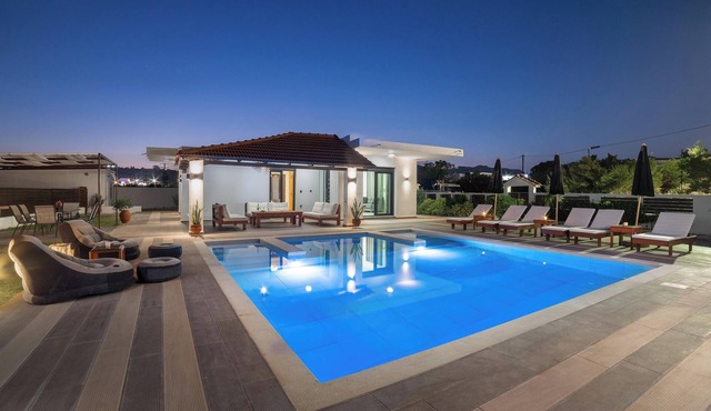 Elysian Villa in Afantou