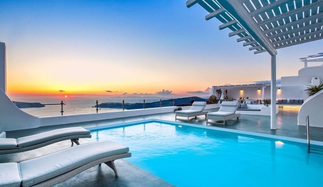 Erossea Villa with Private Heated Pool and Jacuzzi, Santorini, Greece