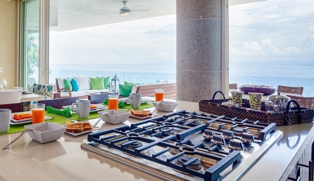 Exceptional Oceanfront Condo at Sierra del Mar Los Arcos