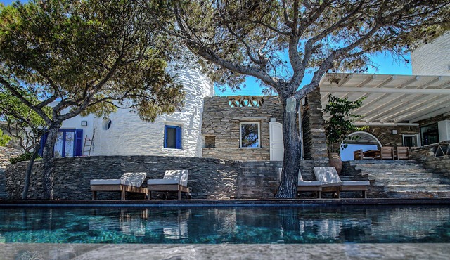 EXCEPTIONAL WINDMILL VILLA IN AN IDYLLIC SETTING