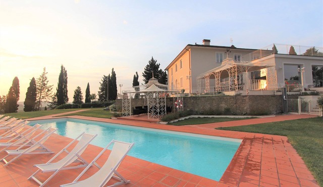 Exclusive, luxurious Villa. Unique location near Certaldo