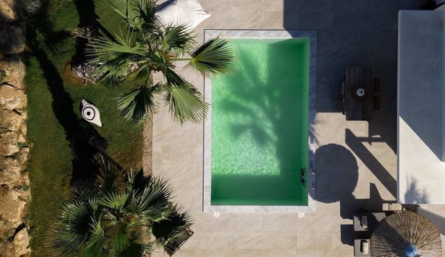 Exotic Villa, Private Pool with Lagoon Views – Romantic Escape in Halkidiki