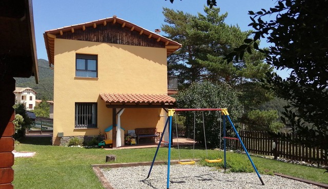 Family Rural Accommodation with garden for 4 or 6 people