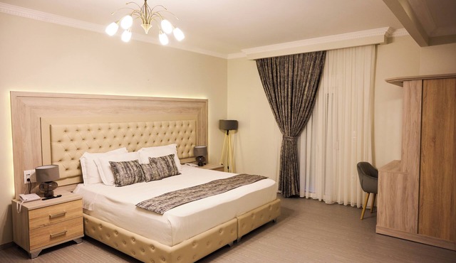 Famissi Suites 6